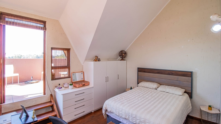 2 Bedroom Property for Sale in Magaliessig Gauteng