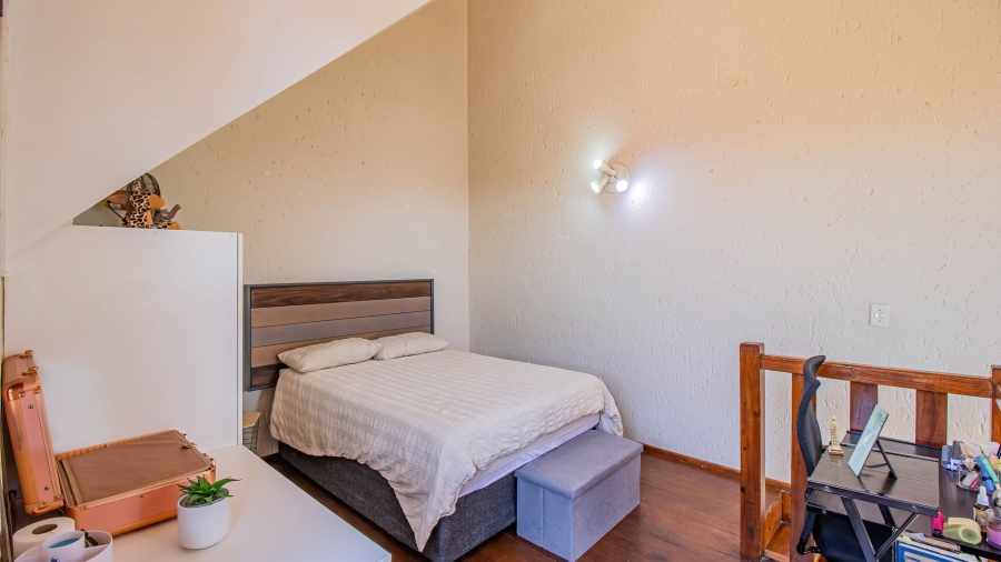 2 Bedroom Property for Sale in Magaliessig Gauteng