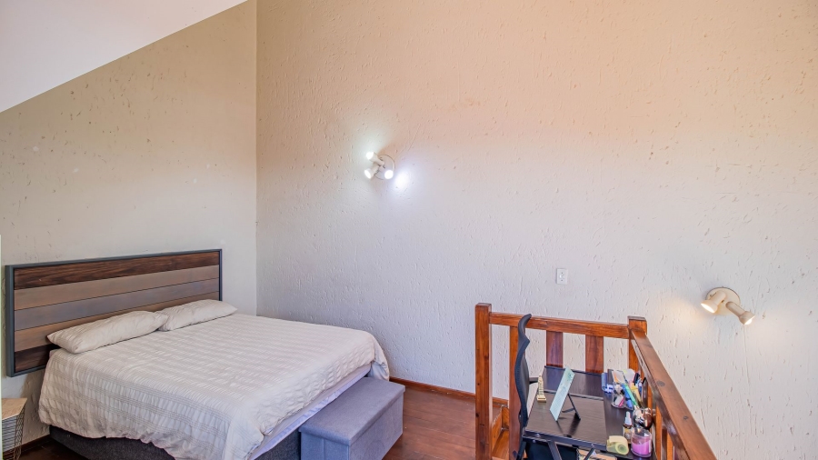 2 Bedroom Property for Sale in Magaliessig Gauteng
