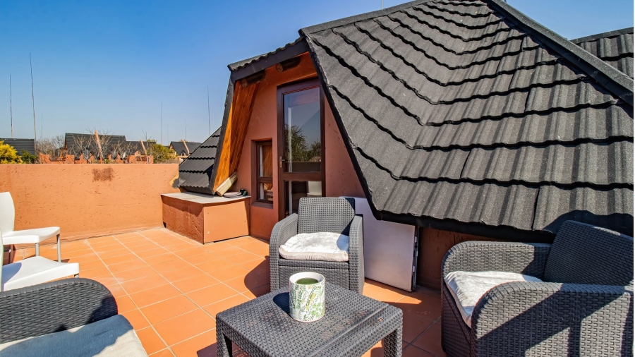 2 Bedroom Property for Sale in Magaliessig Gauteng