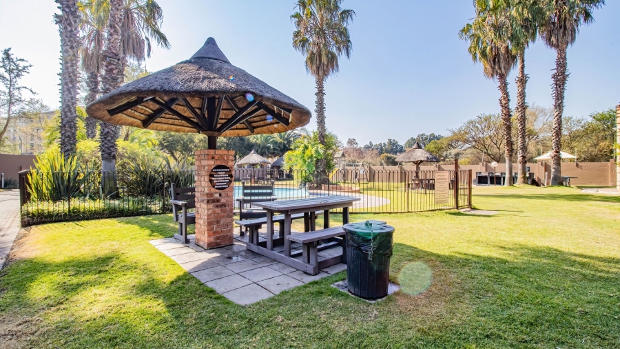 2 Bedroom Property for Sale in Magaliessig Gauteng