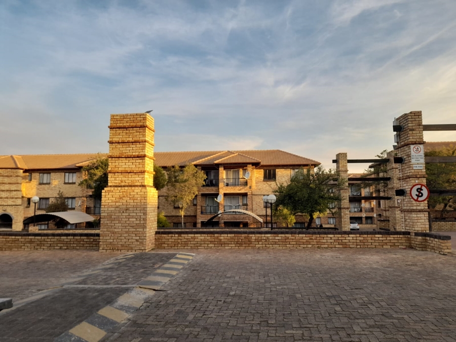 To Let 2 Bedroom Property for Rent in Halfway Gardens Gauteng