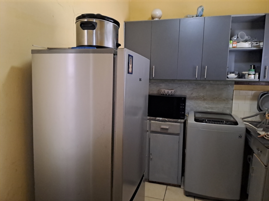 2 Bedroom Property for Sale in Rosettenville Gauteng