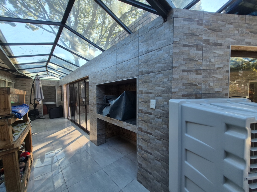 4 Bedroom Property for Sale in Brackenhurst Gauteng