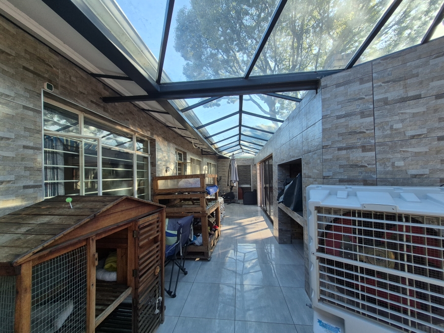 4 Bedroom Property for Sale in Brackenhurst Gauteng