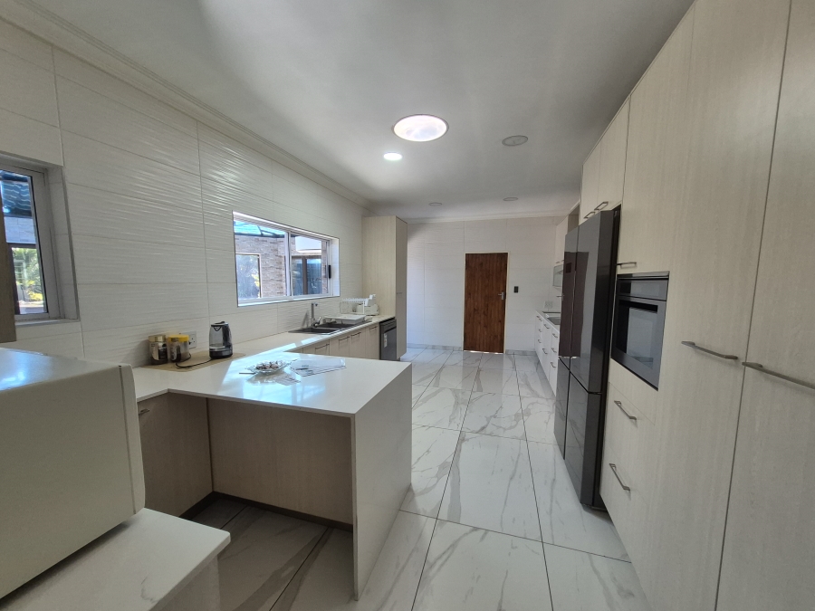 4 Bedroom Property for Sale in Brackenhurst Gauteng