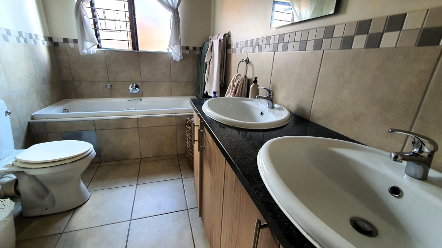 3 Bedroom Property for Sale in Equestria Gauteng
