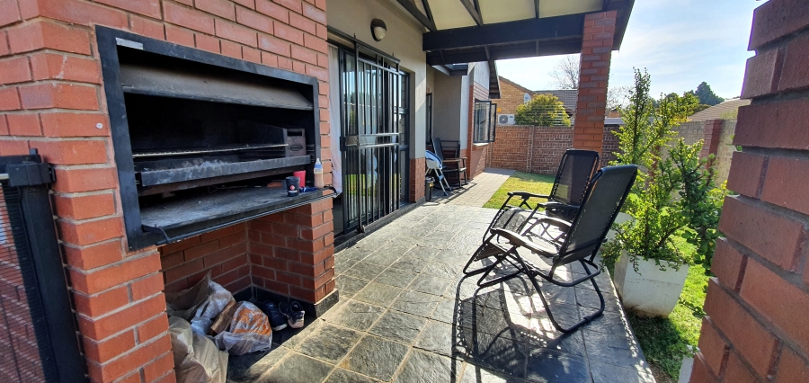 3 Bedroom Property for Sale in Equestria Gauteng