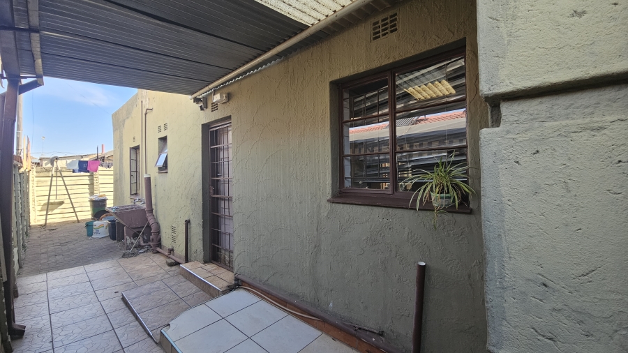 3 Bedroom Property for Sale in Daveyton Gauteng