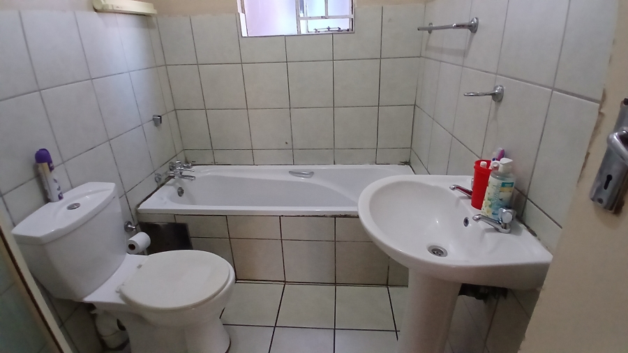 2 Bedroom Property for Sale in Kempton Park Central Gauteng