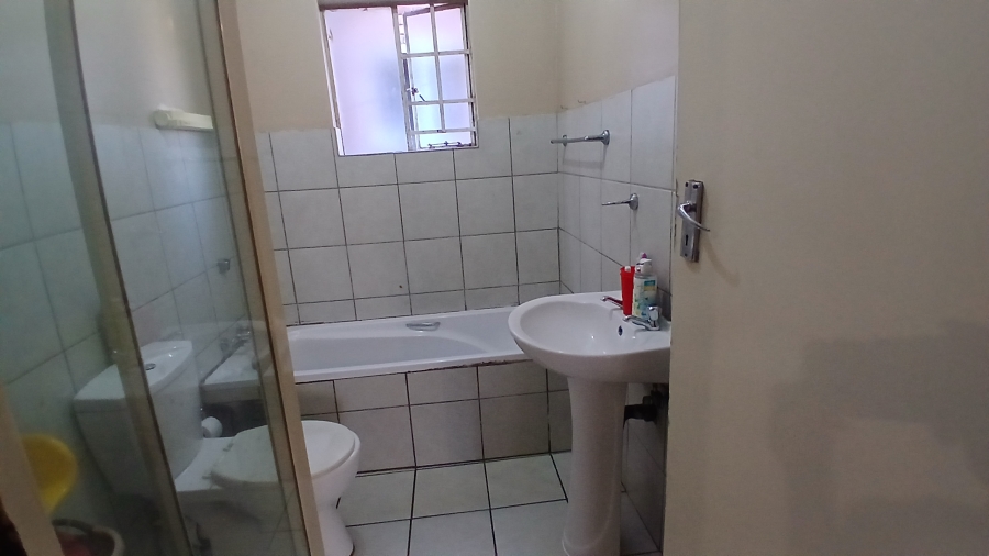 2 Bedroom Property for Sale in Kempton Park Central Gauteng
