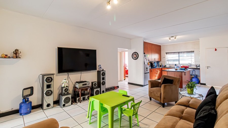 2 Bedroom Property for Sale in Sunninghill Gauteng