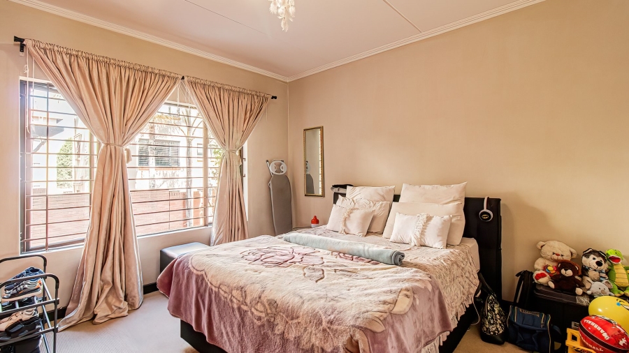 2 Bedroom Property for Sale in Sunninghill Gauteng