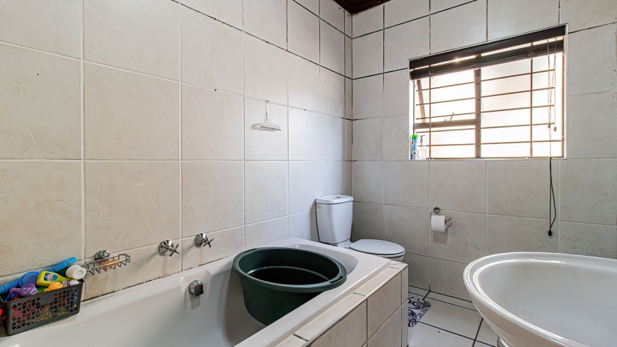 2 Bedroom Property for Sale in Sunninghill Gauteng