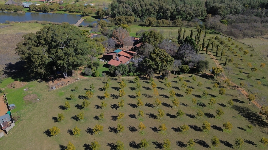 Commercial Property for Sale in Agricultural Holding 381 Gauteng