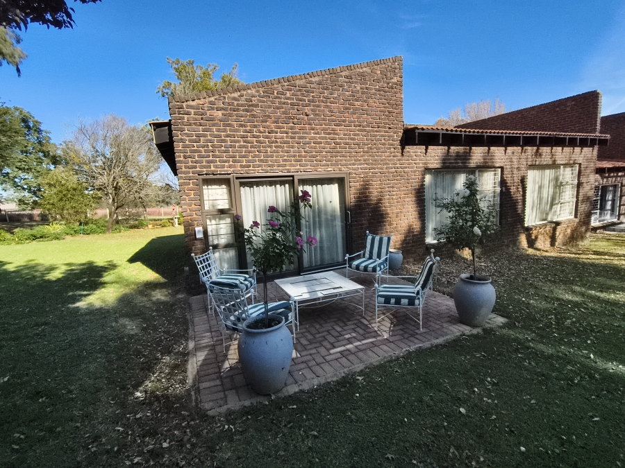 Commercial Property for Sale in Agricultural Holding 381 Gauteng