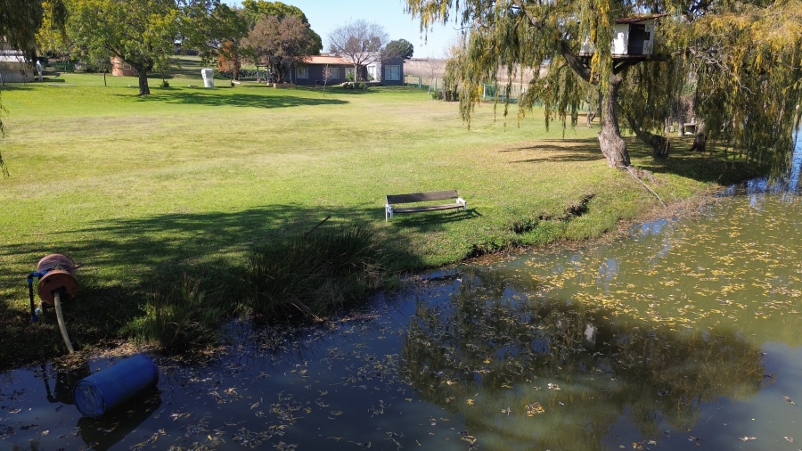 Commercial Property for Sale in Agricultural Holding 381 Gauteng