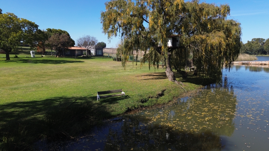 Commercial Property for Sale in Agricultural Holding 381 Gauteng