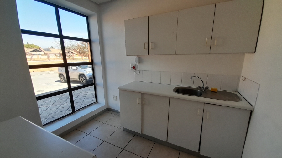 To Let Commercial Property for Rent in Moreleta Park Gauteng