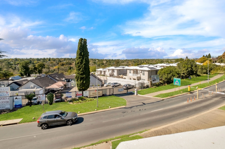 2 Bedroom Property for Sale in Morningside Manor Gauteng