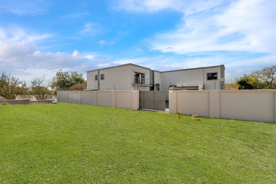 2 Bedroom Property for Sale in Morningside Manor Gauteng