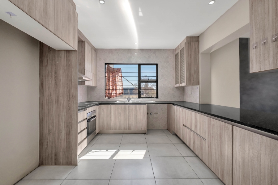 2 Bedroom Property for Sale in Morningside Manor Gauteng