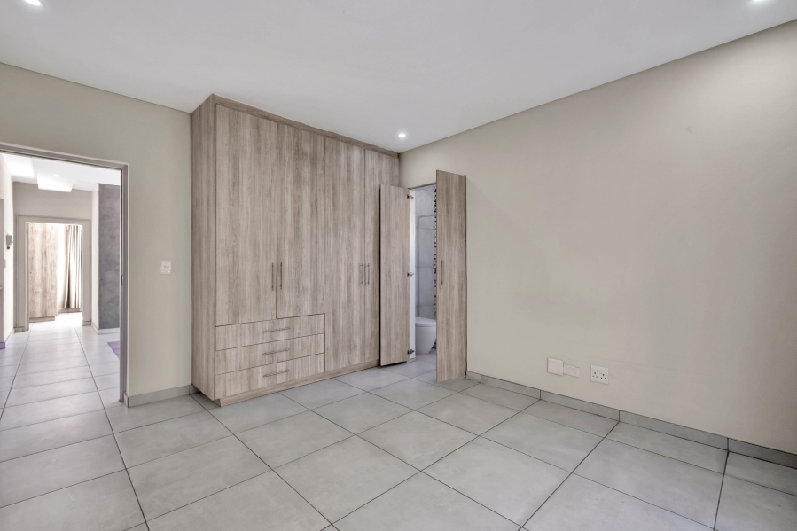 2 Bedroom Property for Sale in Morningside Manor Gauteng