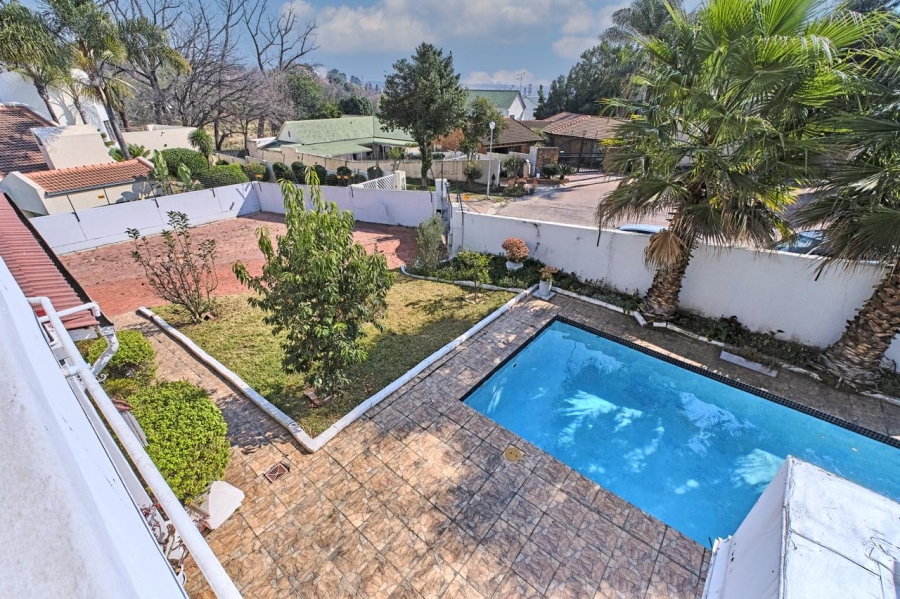 4 Bedroom Property for Sale in Benmore Gardens Gauteng