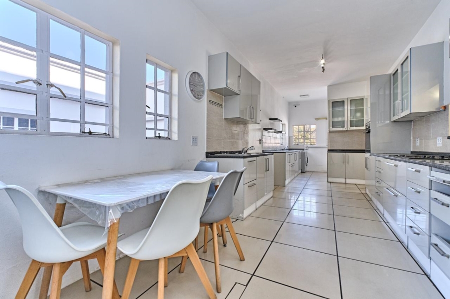 4 Bedroom Property for Sale in Benmore Gardens Gauteng