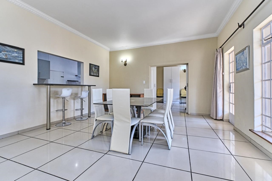 4 Bedroom Property for Sale in Benmore Gardens Gauteng