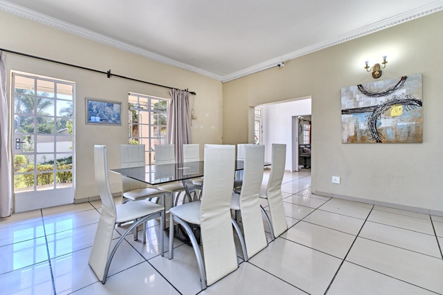 4 Bedroom Property for Sale in Benmore Gardens Gauteng