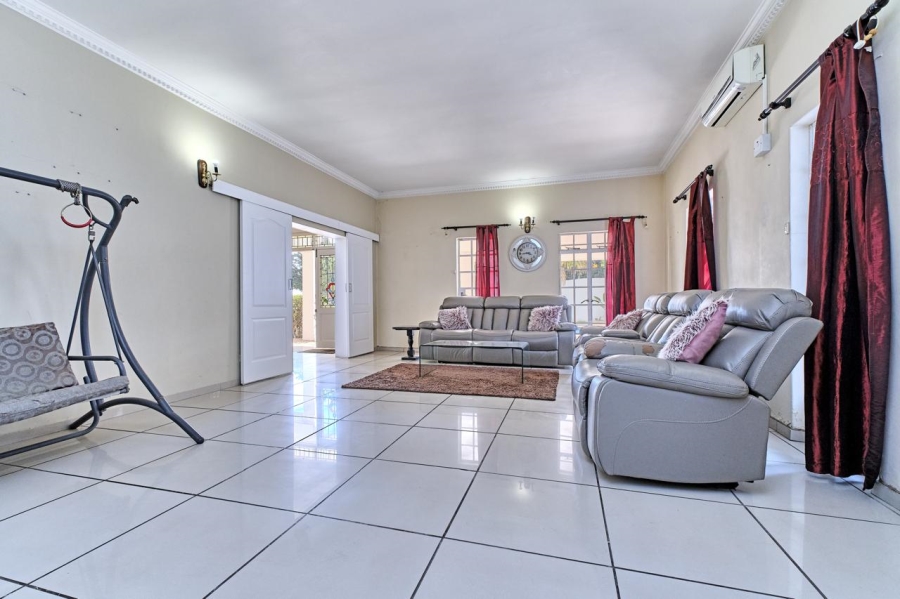 4 Bedroom Property for Sale in Benmore Gardens Gauteng