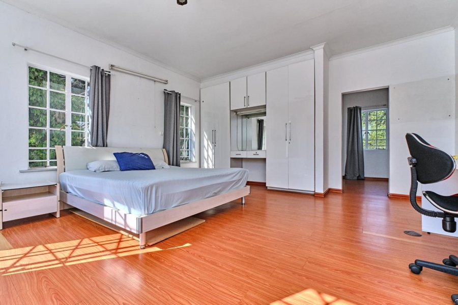 4 Bedroom Property for Sale in Benmore Gardens Gauteng
