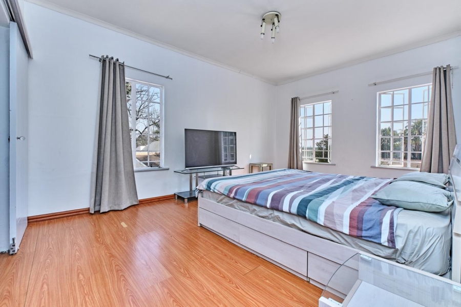 4 Bedroom Property for Sale in Benmore Gardens Gauteng