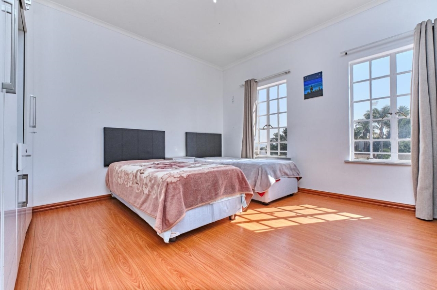 4 Bedroom Property for Sale in Benmore Gardens Gauteng