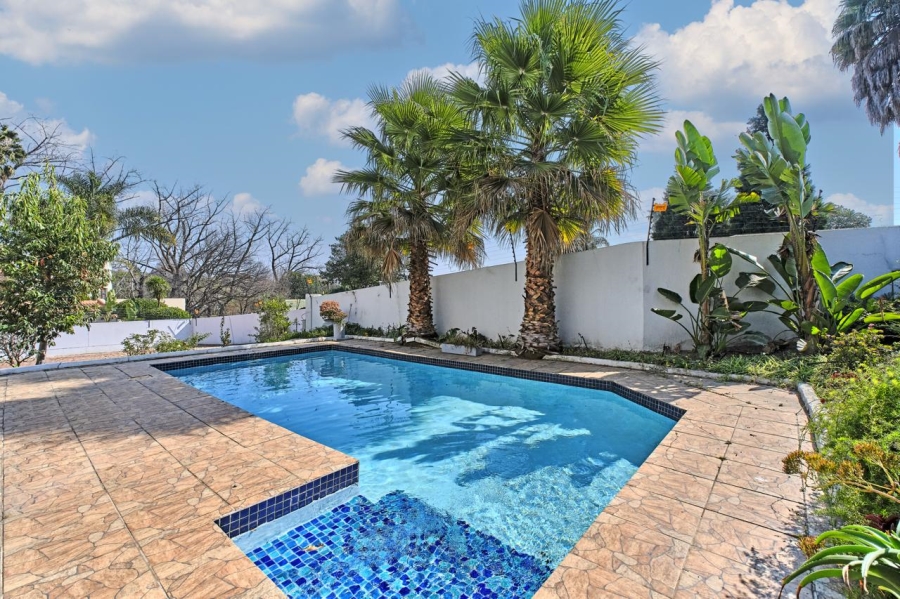 4 Bedroom Property for Sale in Benmore Gardens Gauteng