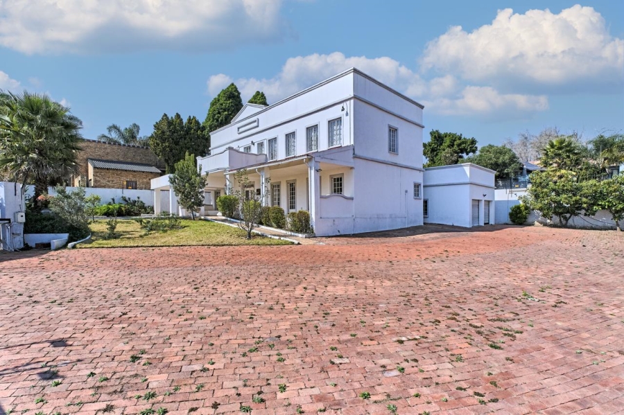 4 Bedroom Property for Sale in Benmore Gardens Gauteng