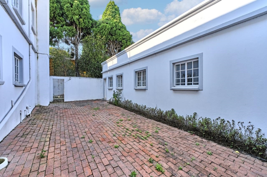 4 Bedroom Property for Sale in Benmore Gardens Gauteng