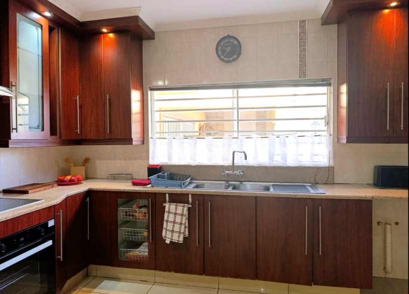 5 Bedroom Property for Sale in Brackenhurst Gauteng