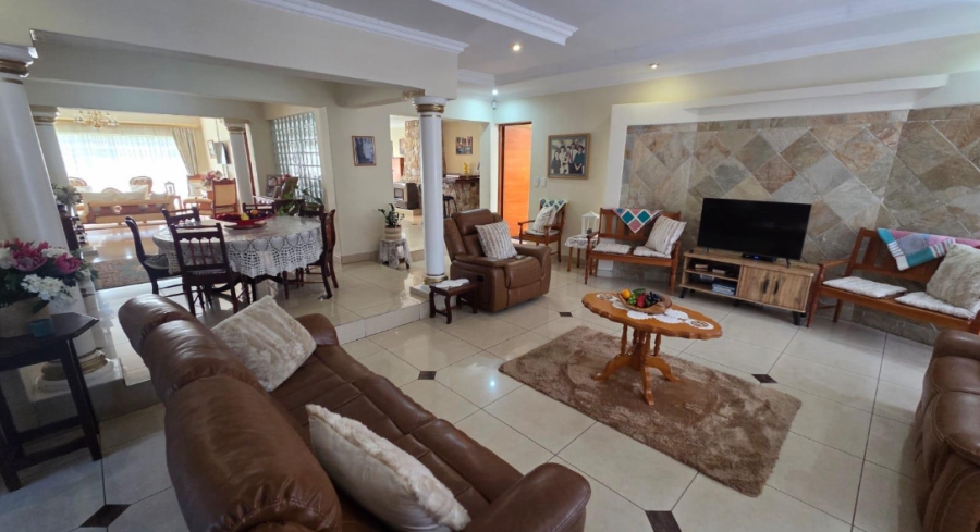 5 Bedroom Property for Sale in Brackenhurst Gauteng
