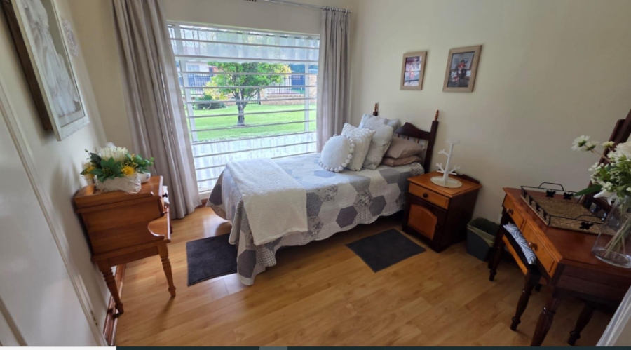5 Bedroom Property for Sale in Brackenhurst Gauteng
