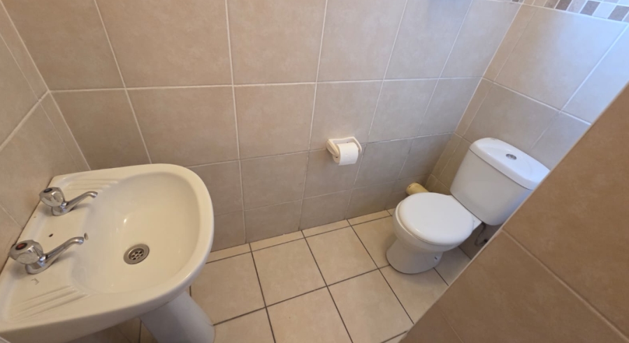5 Bedroom Property for Sale in Brackenhurst Gauteng