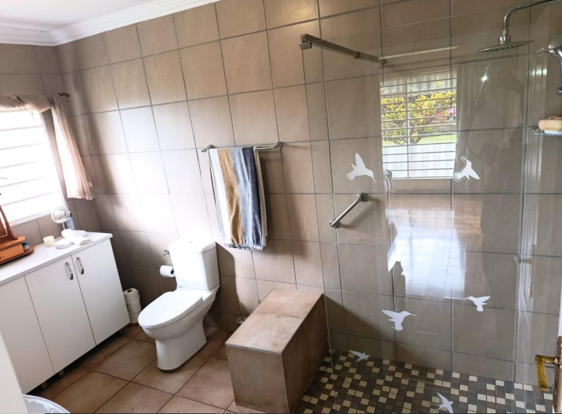 5 Bedroom Property for Sale in Brackenhurst Gauteng