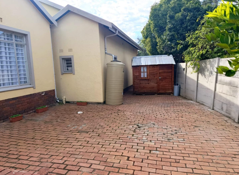 5 Bedroom Property for Sale in Brackenhurst Gauteng