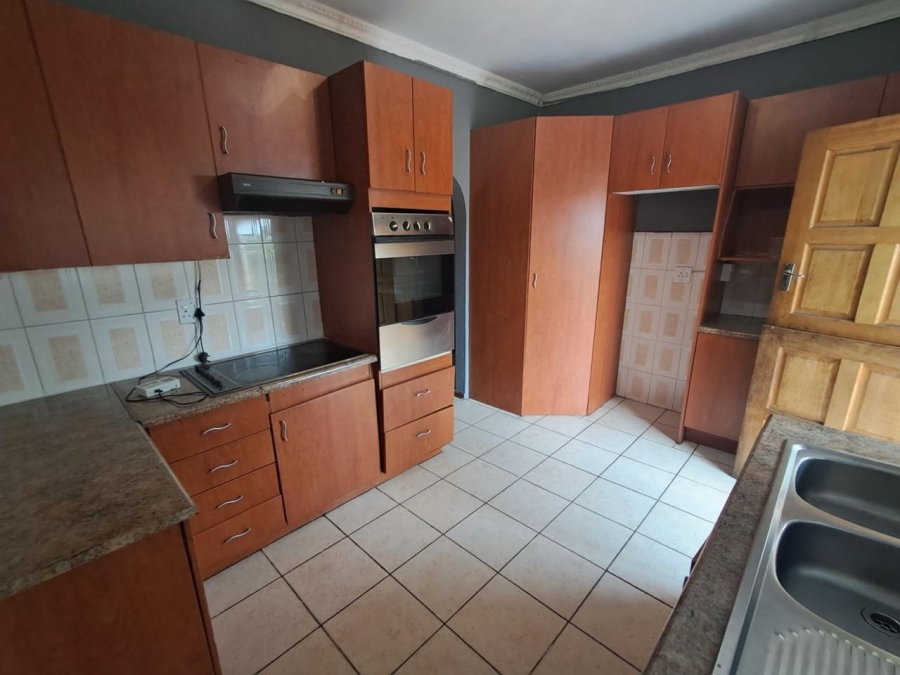 To Let 3 Bedroom Property for Rent in Dalpark Gauteng