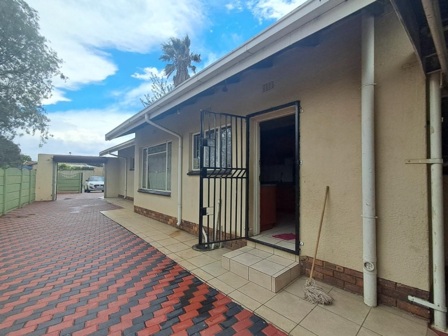 To Let 3 Bedroom Property for Rent in Dalpark Gauteng