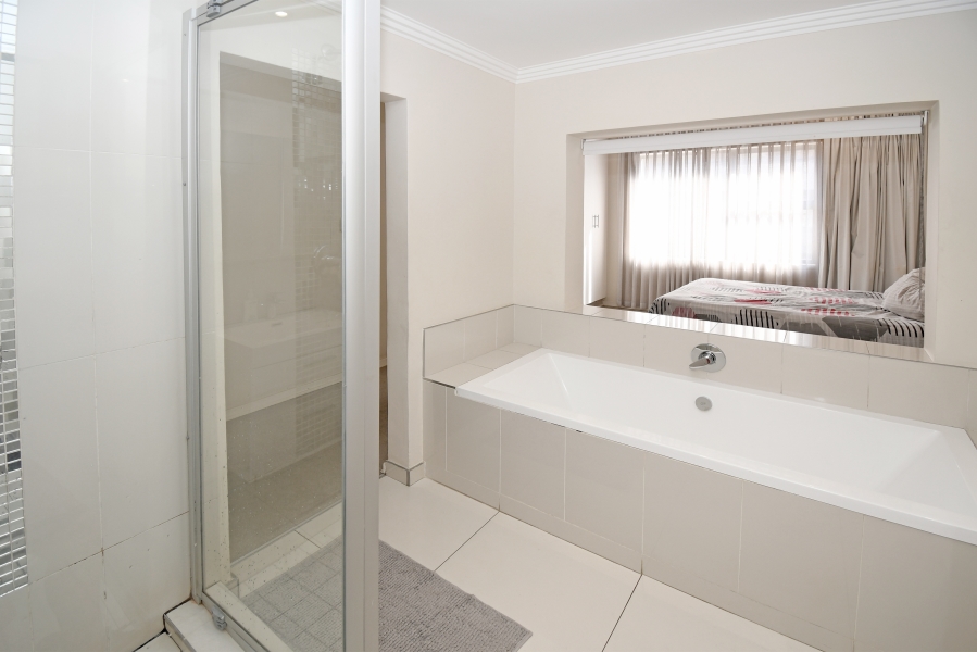 2 Bedroom Property for Sale in Morningside Gauteng