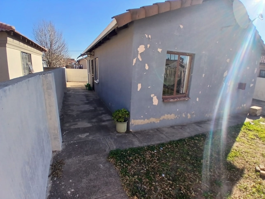 3 Bedroom Property for Sale in Windmill Park Gauteng