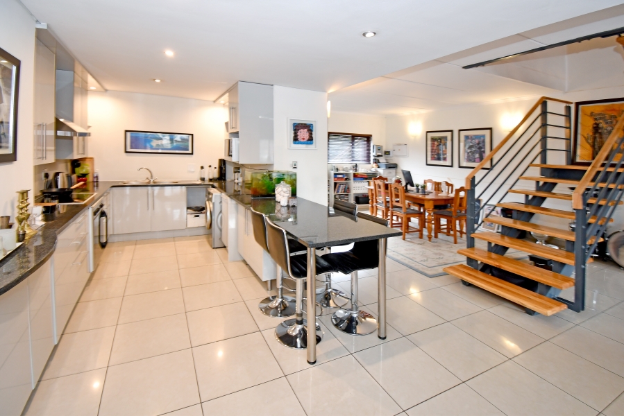 To Let 2 Bedroom Property for Rent in Atholl Gauteng