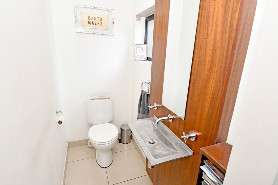 To Let 2 Bedroom Property for Rent in Atholl Gauteng